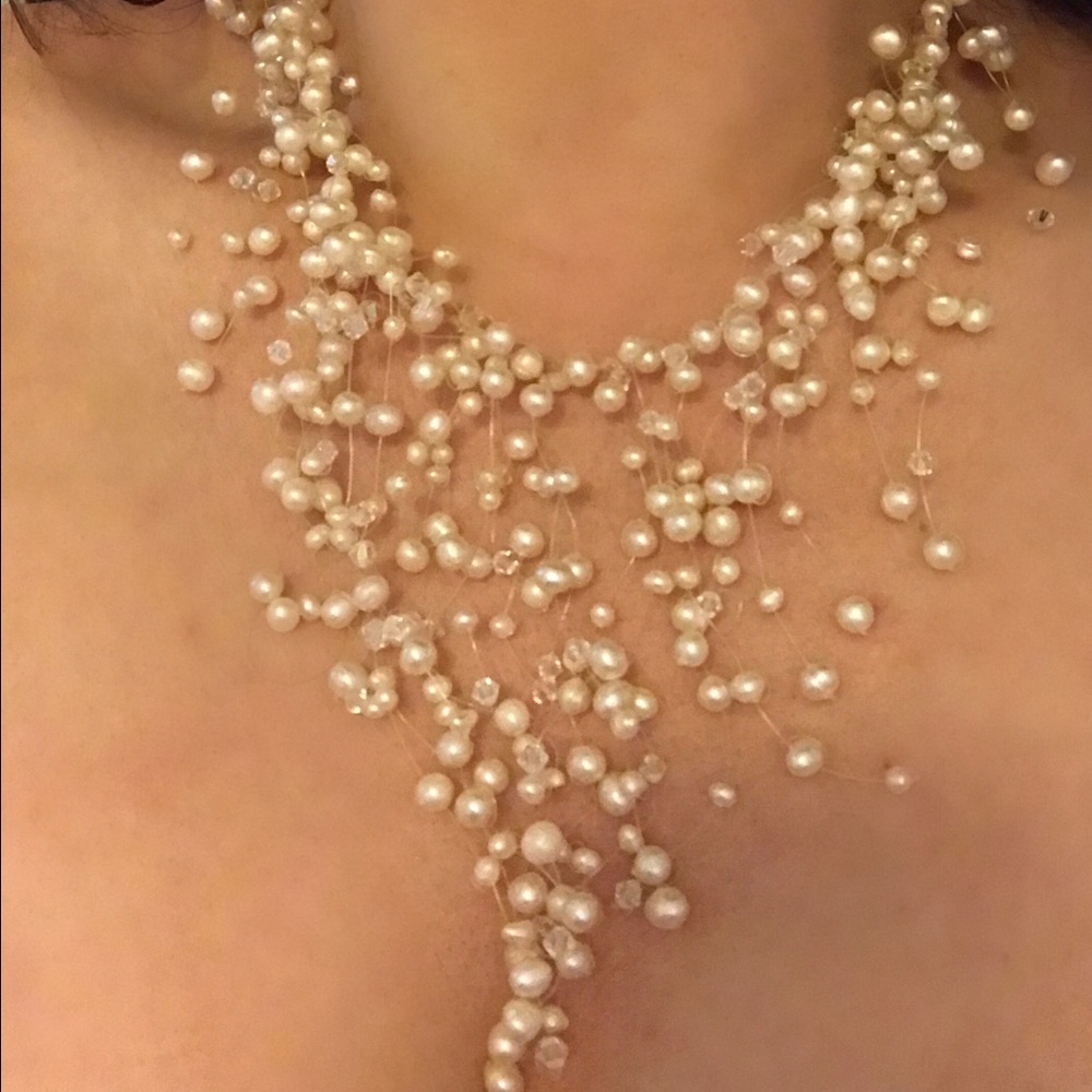 Illusion pearl necklace