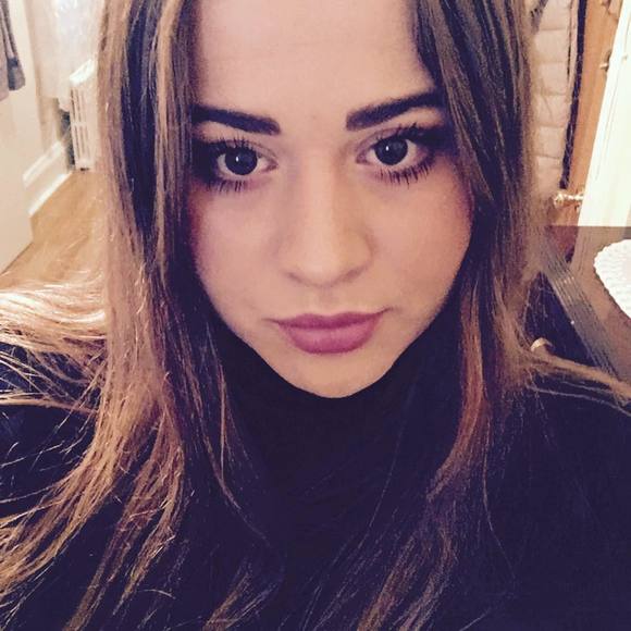 Meet your Posher, Monika - Picture 1 of 1