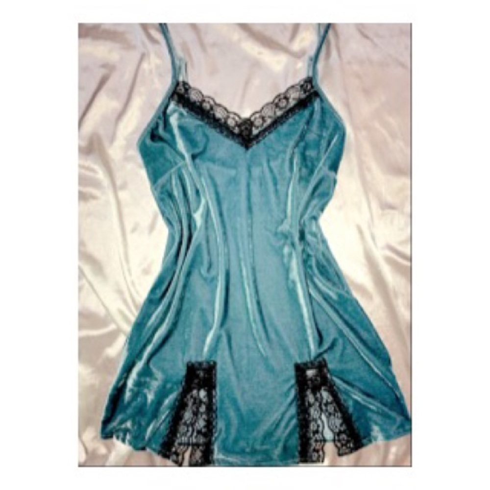 o-mighty (aka omweekend) velvet baby dress