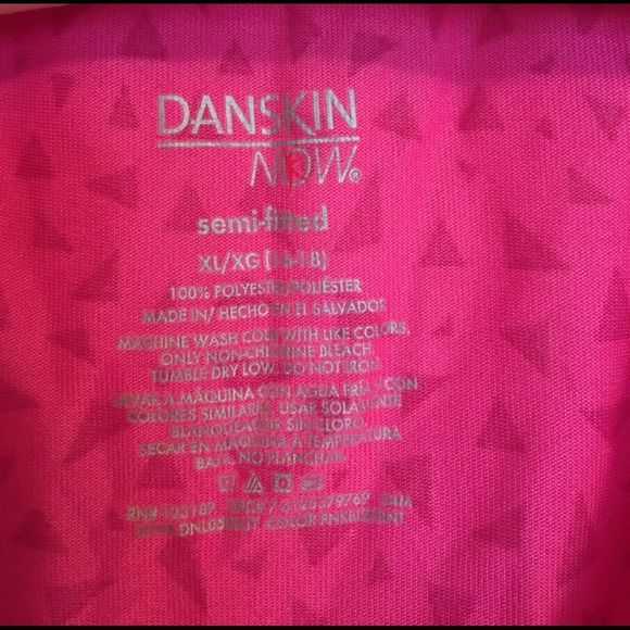 Danskin NOW semi fitted top. Polyester - Picture 2 of 5