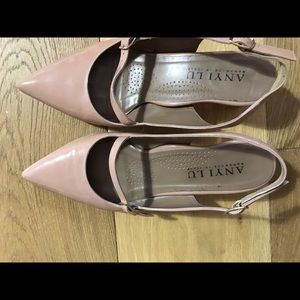 Anyi Lu neutral patent leather pump