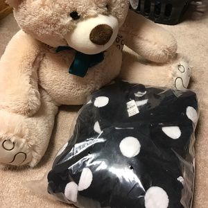 Pink victoria secret- fluffy robe --NWT