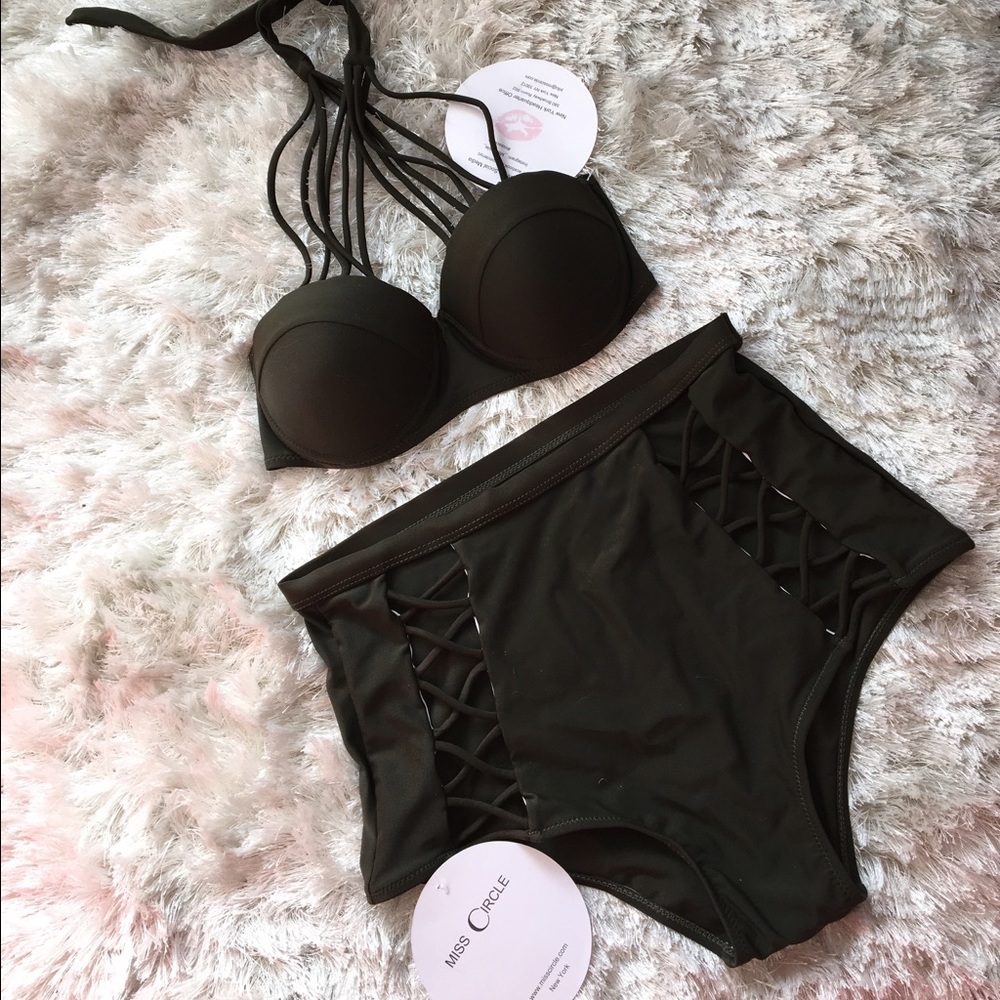 MISS CIRCLE SWIM