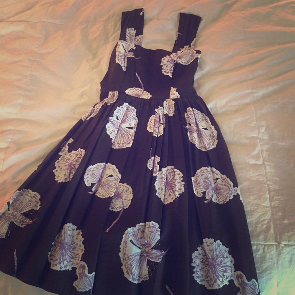 Pretty Dress with pleated straps!!