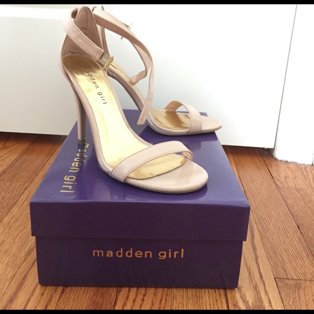 madden girl strappy heels!!