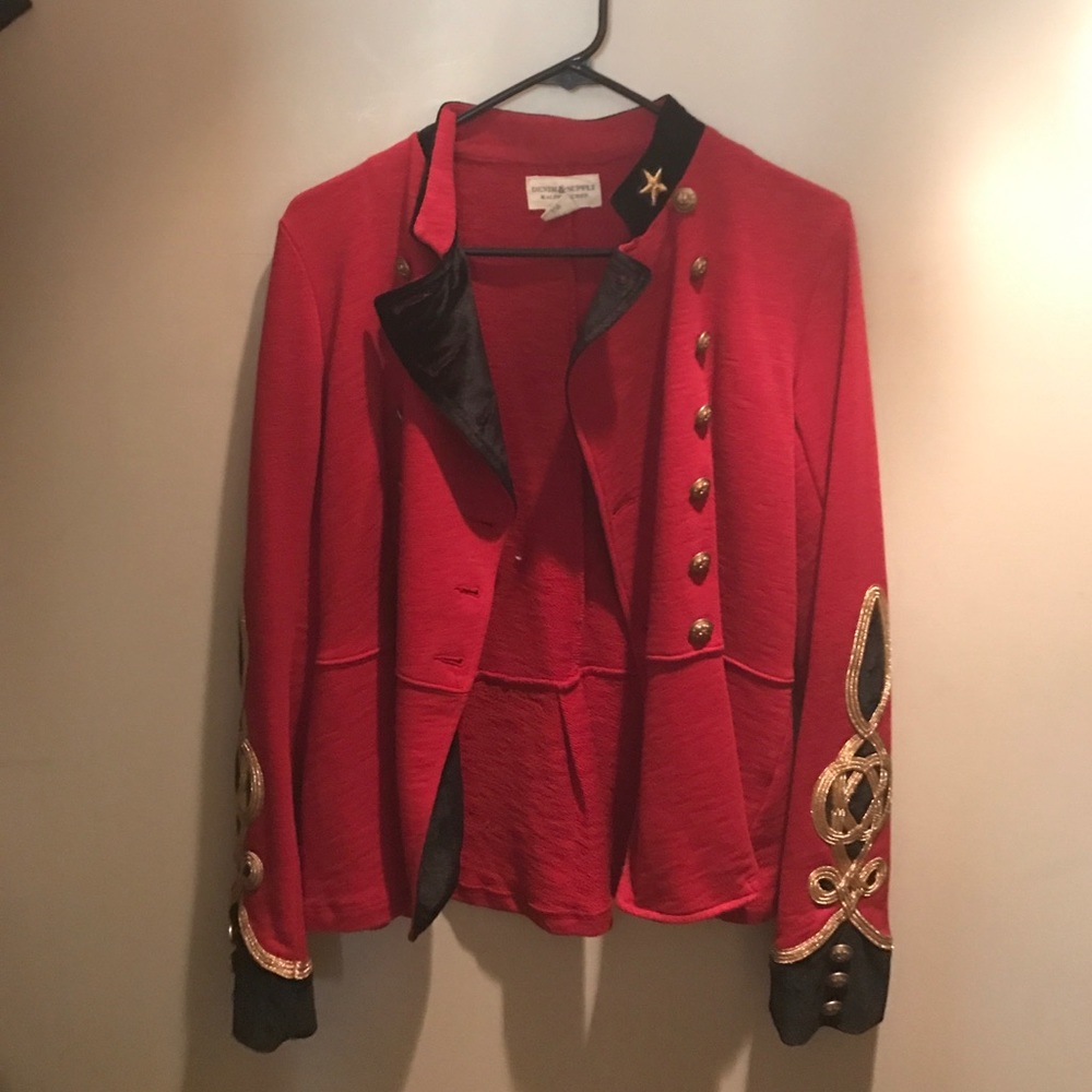 Red jacket - Black cuffs - Black & Gold detailing.