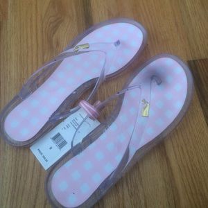 Vineyard vines flip flops!
