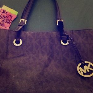 Black mk bag great condition $80 or best offer