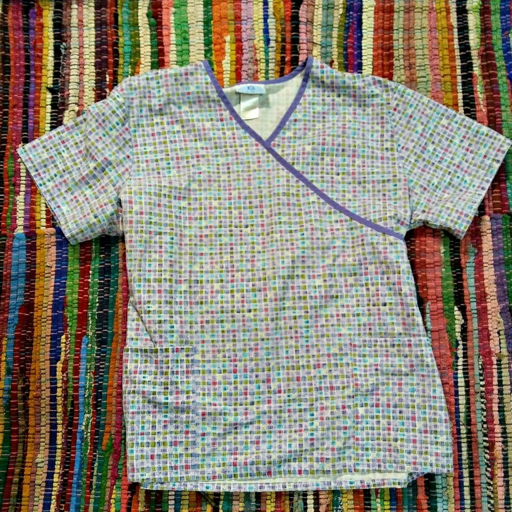 Ladie's Scrub Top