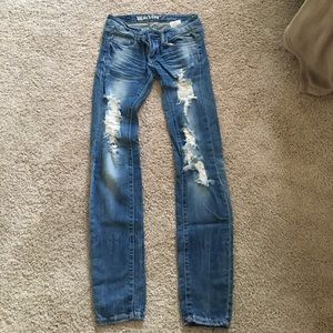 Destroyed jeans