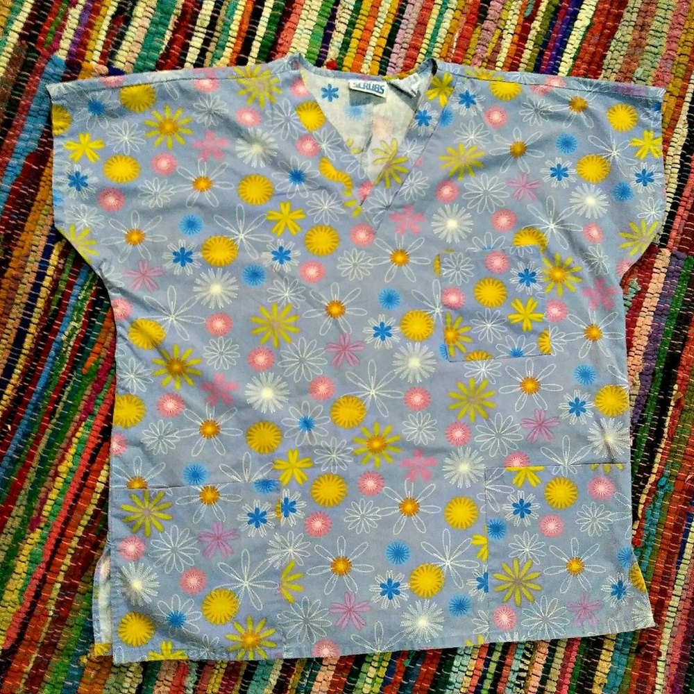 Ladie's Scrub Top