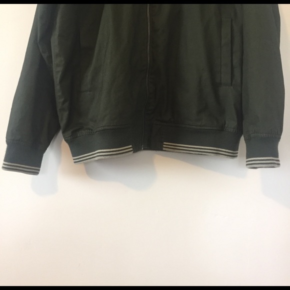 Adiidas olive green/ camo inside jacket - Picture 4 of 6