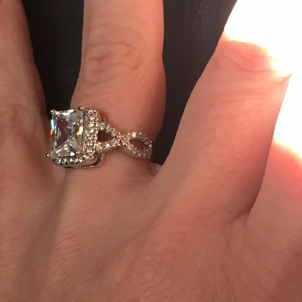 NEW SILVER ENGAGEMENT RING - Picture 3 of 4