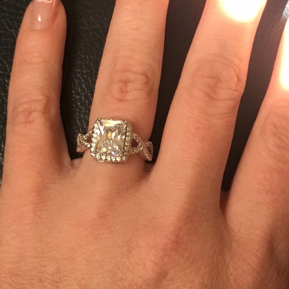 NEW SILVER ENGAGEMENT RING - Picture 4 of 4