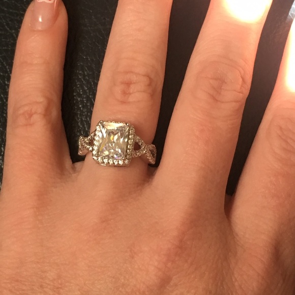 NEW SILVER ENGAGEMENT RING - Picture 4 of 4