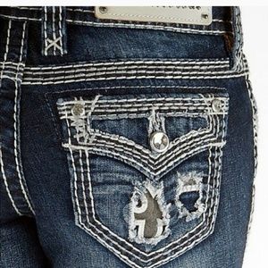 Looking for these felicia in 28