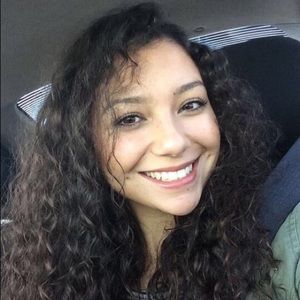 Meet your Posher, Bea