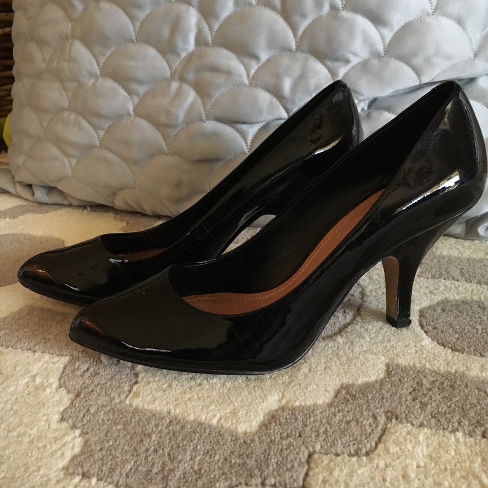Vince Camuto patent leather heel