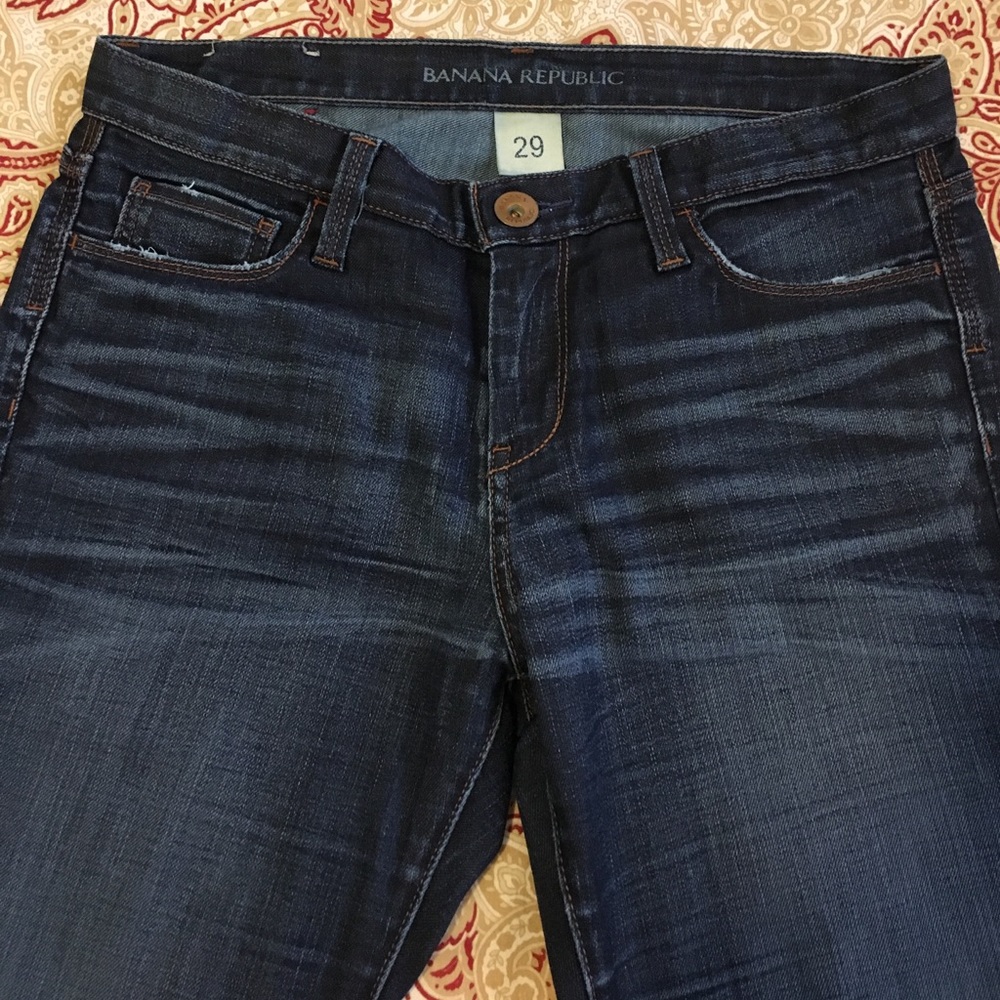 Women's dark skinny jeans.