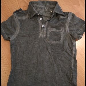 Guess, Toddler Boys collared shirt. Size 5/6