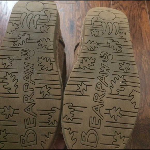 *Donated* Bearpaw suede pull on boot - Picture 5 of 8