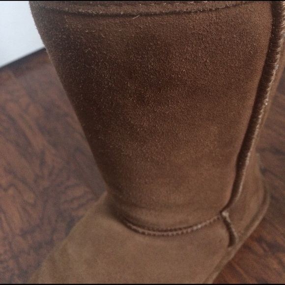 *Donated* Bearpaw suede pull on boot - Picture 8 of 8