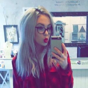 Meet your Posher, Britnee