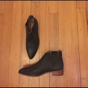 NEVER WORN GAP Booties