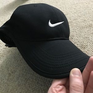 Black nike hat
