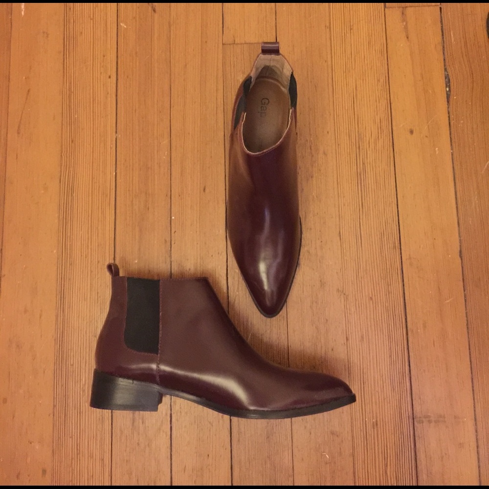 NEVER WORN GAP Booties