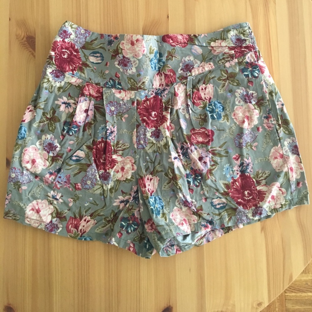Floral Soft Shorts with Pockets