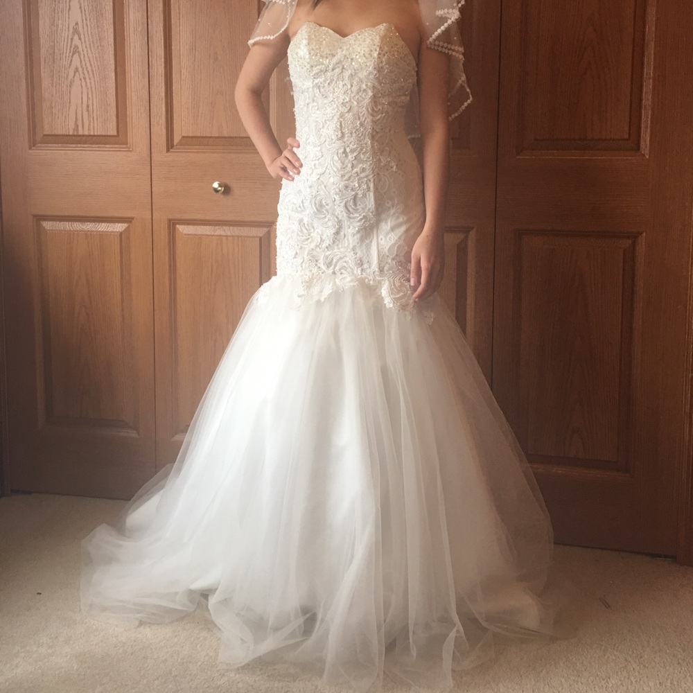Ivory wedding dress