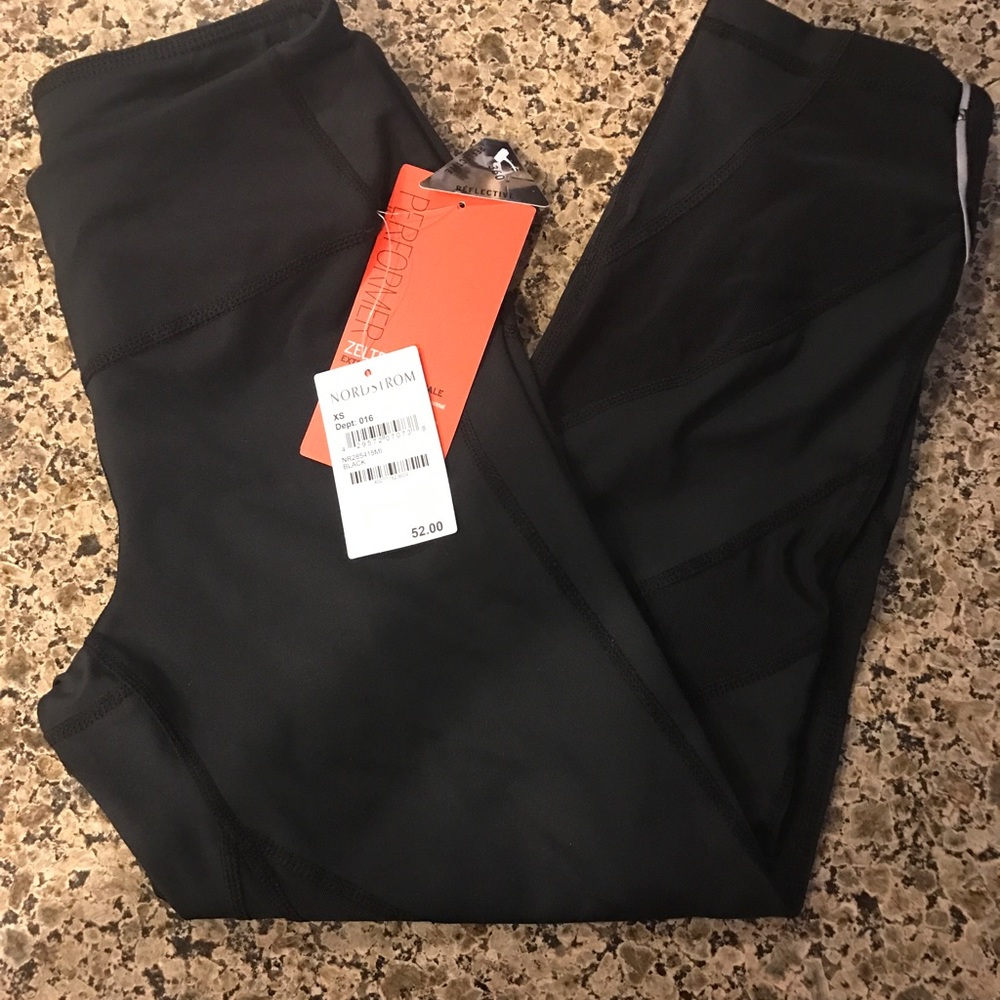Zella slim fit live-in black Capri pants. SOLD