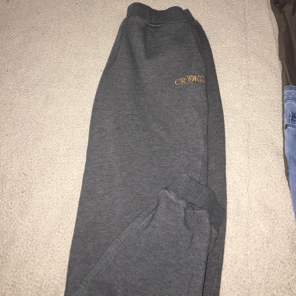 Crooks and castles grey sweatpants closed ankle