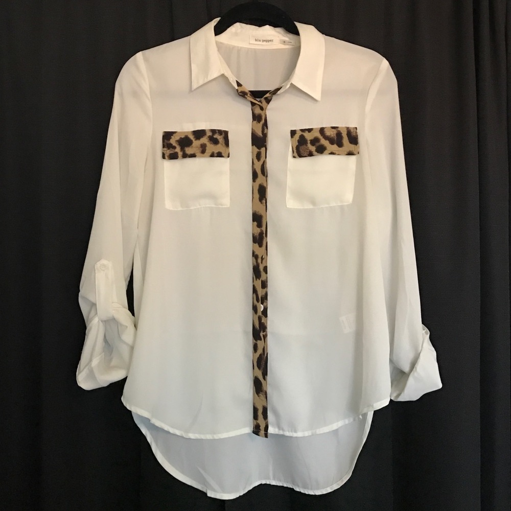 Blu pepper long sleeve w/ cheetah details Sz. SM