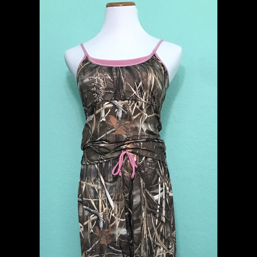 Real Tree Advantage Max-4 HD Camo w/pink PJs.