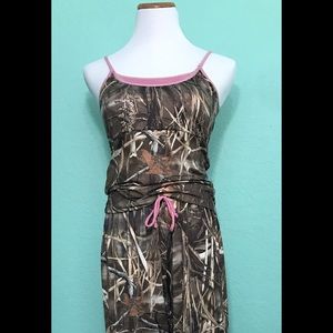 Real Tree Advantage Max-4 HD Camo w/pink PJs.