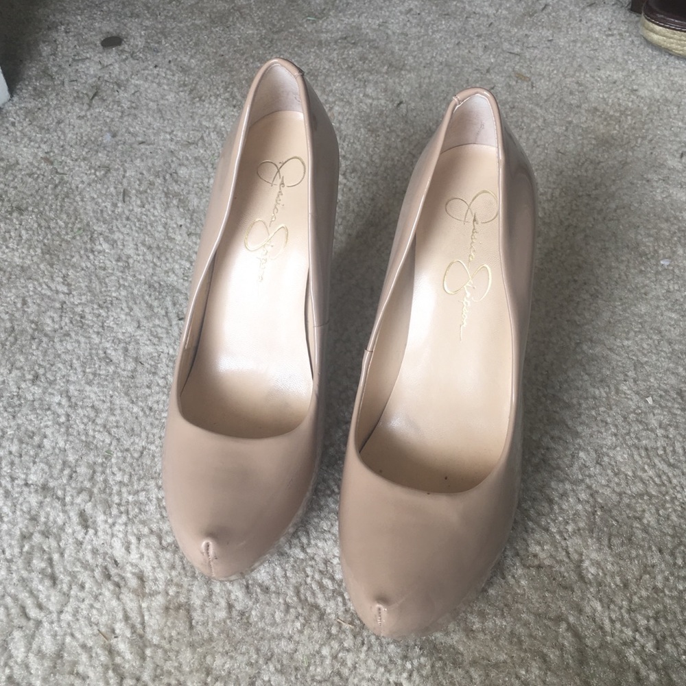 Jessica Simpsons Tan Pumps