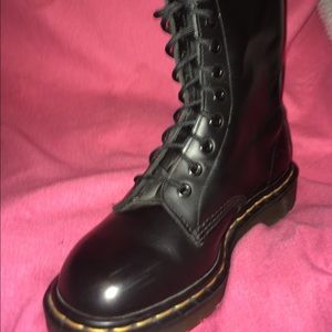 Dr Martens (Docs)