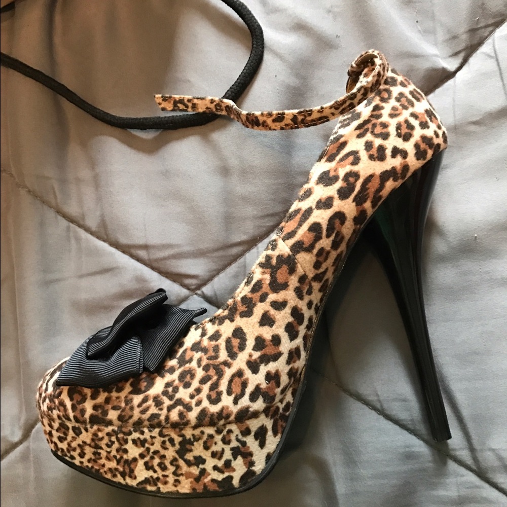 Leopard bow heels - Picture 3 of 3