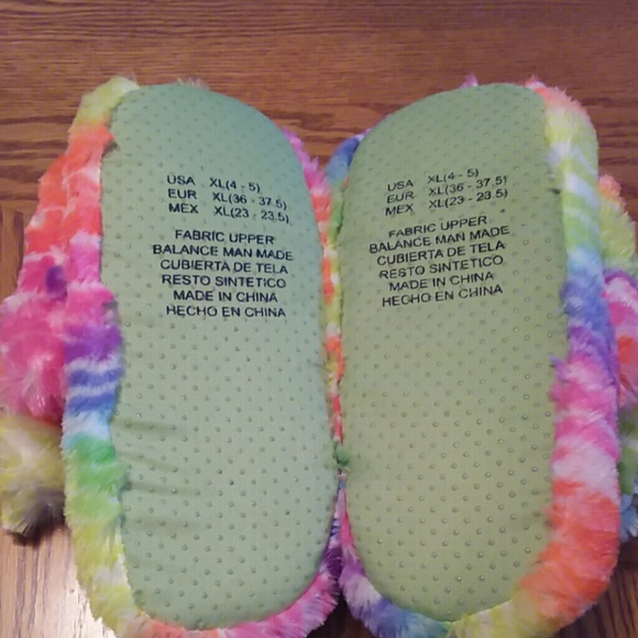 Colorful unicorn slippers - Picture 3 of 4