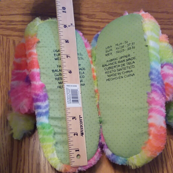 Colorful unicorn slippers - Picture 4 of 4
