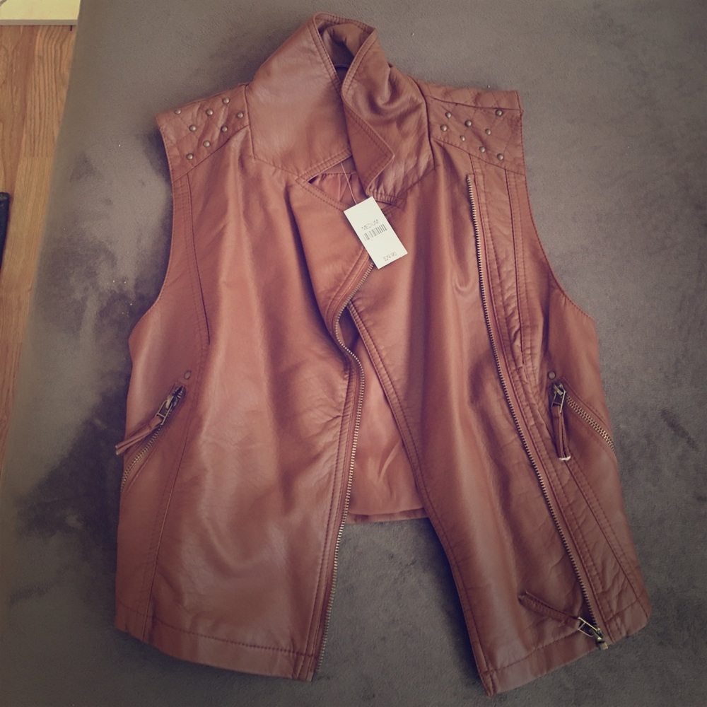 Medium Studded Cropped Vest