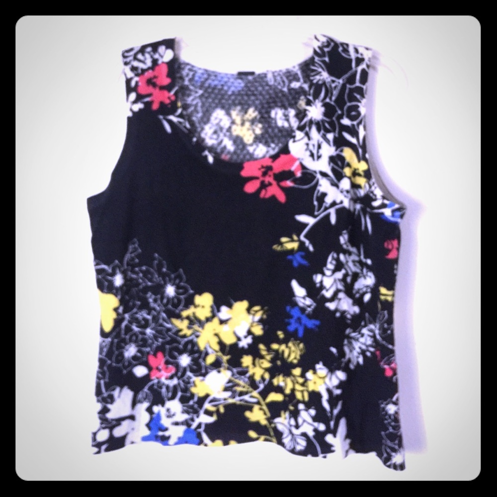 Pretty Eli Tahari floral cashmere top w net back