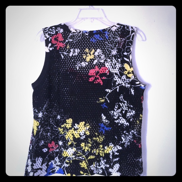 Pretty Eli Tahari floral cashmere top w net back - Picture 2 of 2