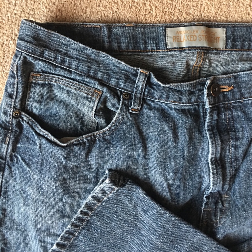 Men's Wrangler Relaxed Straight leg jeans 38X32