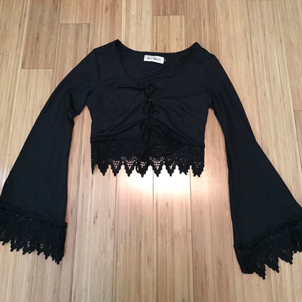FINAL SALE! BRAND NEW CROPPED TOP!