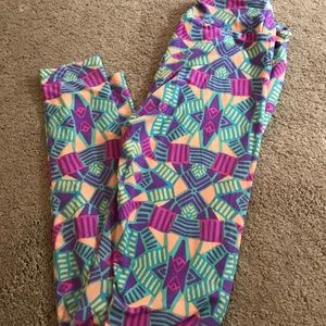 NWOT LULAROE OS LEGGINGS