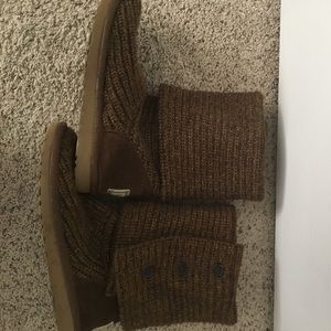 Brown knitted Ugg boot Size 6