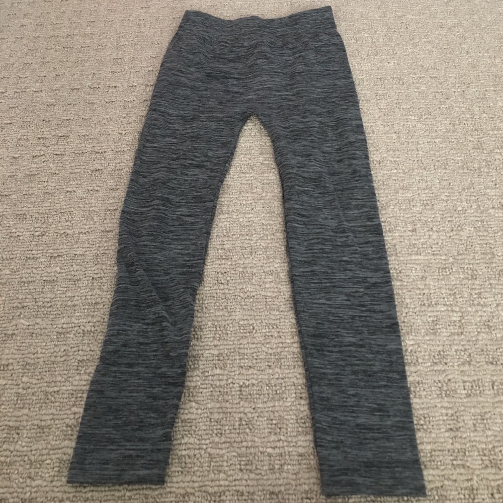 Xhilaration cropped leggings